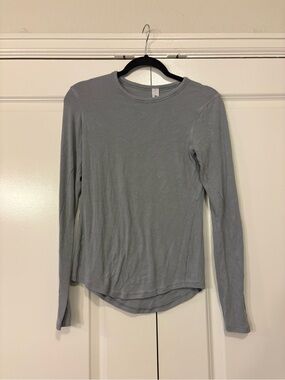 lululemon athletica Light Gray Long-Sleeve Crew Neck Top